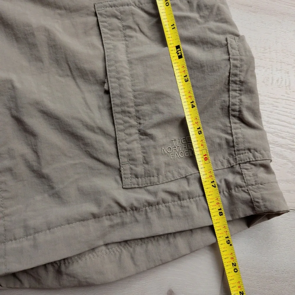The North Face Cargo Shorts Mens Small Khaki Tan Nylon Hiking Outdoors READ